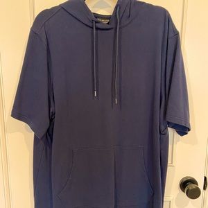 Short sleeve sweatshirt hoodie.